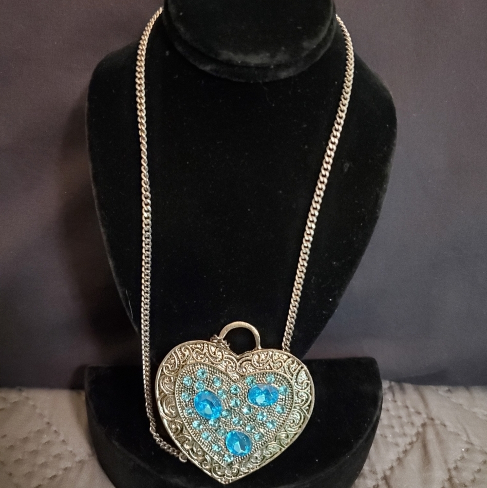 🔥Host Pick🔥 Necklace with Blue Stone Heart Pennant
